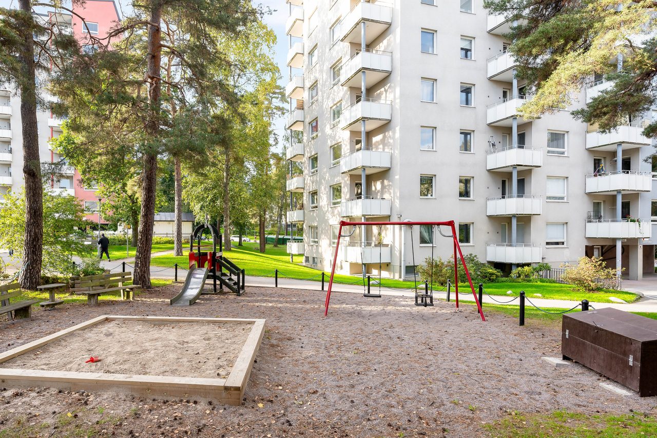 Björnsonsgatan 142. 3,5/9tr