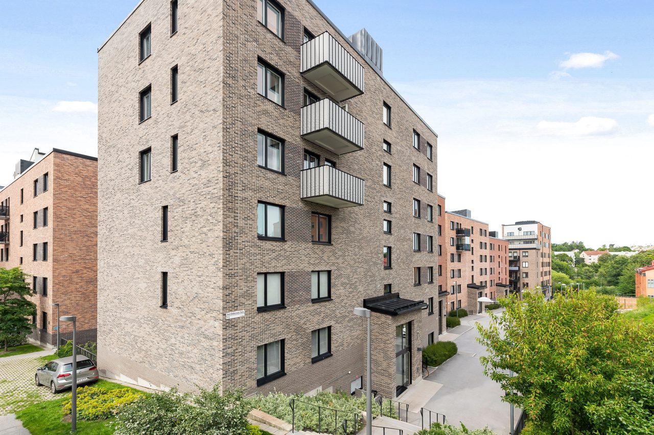 Tomtebobarnens Gata 7, 1 tr.