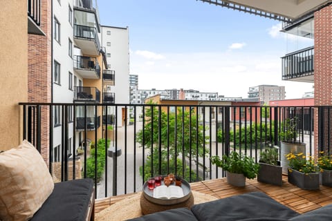 Tomtebobarnens Gata 7, 1 tr.