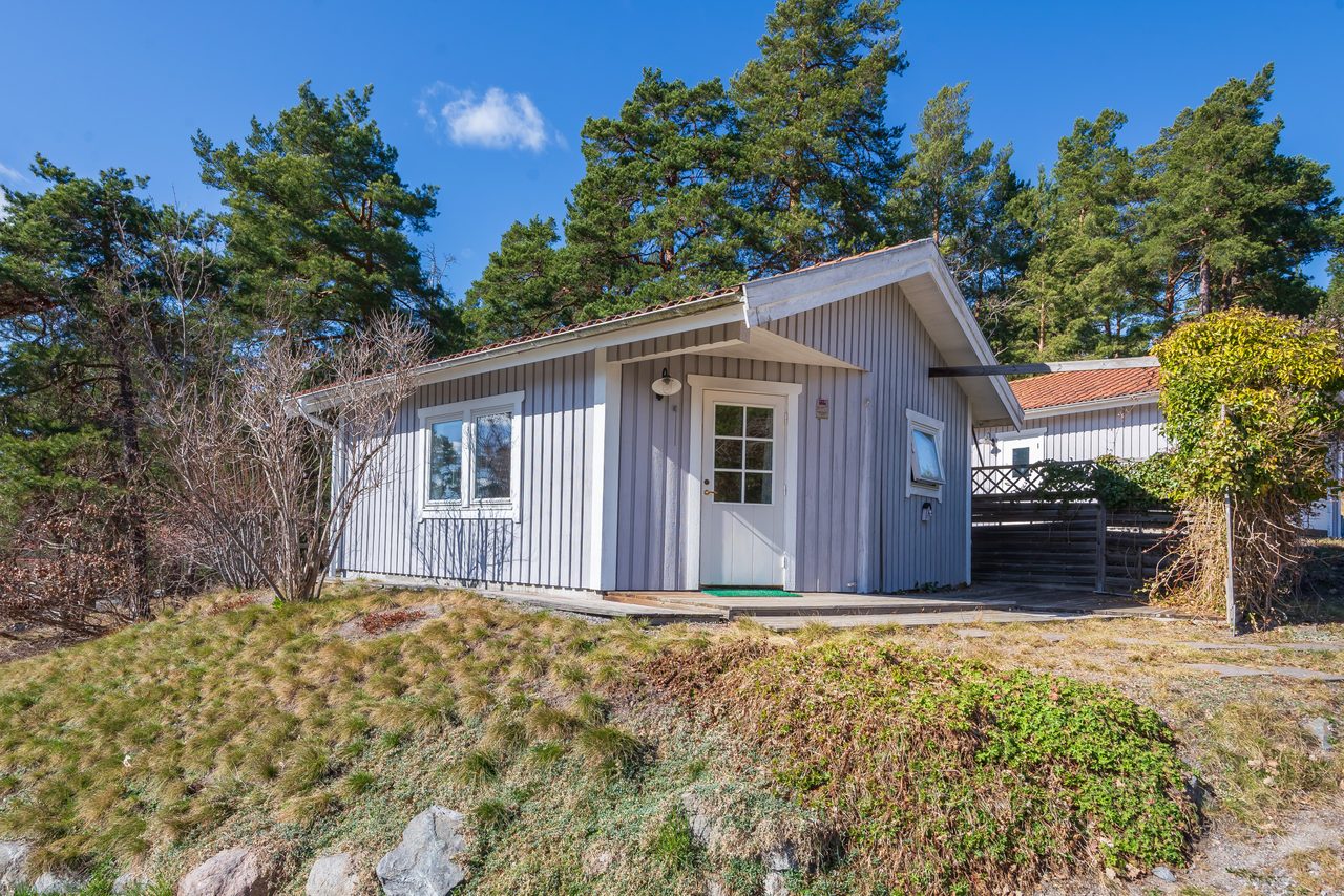 Karlsuddsvägen 15