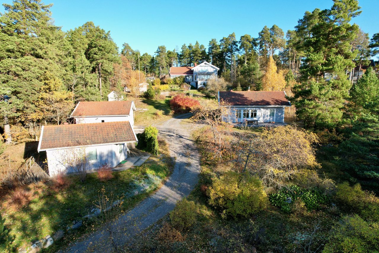Karlsuddsvägen 15
