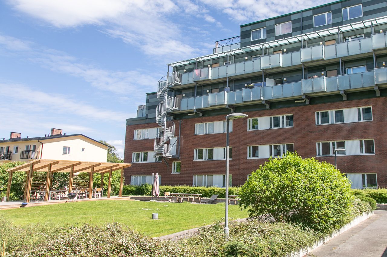 Ektorpsvägen 9, 2tr