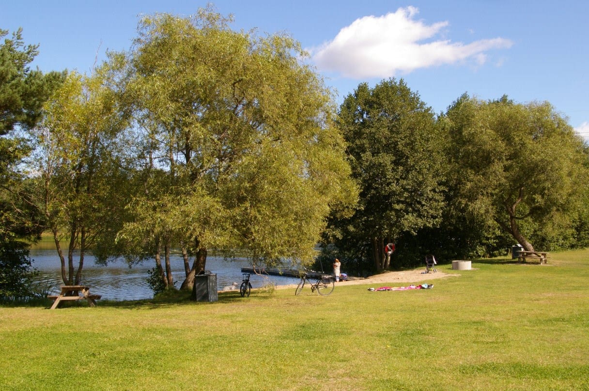 Kocktorpssjön med fint anlagd badplats!