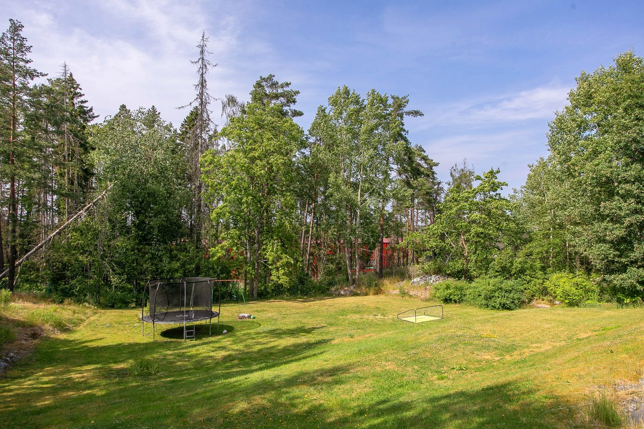 Rävgrytestigen 8