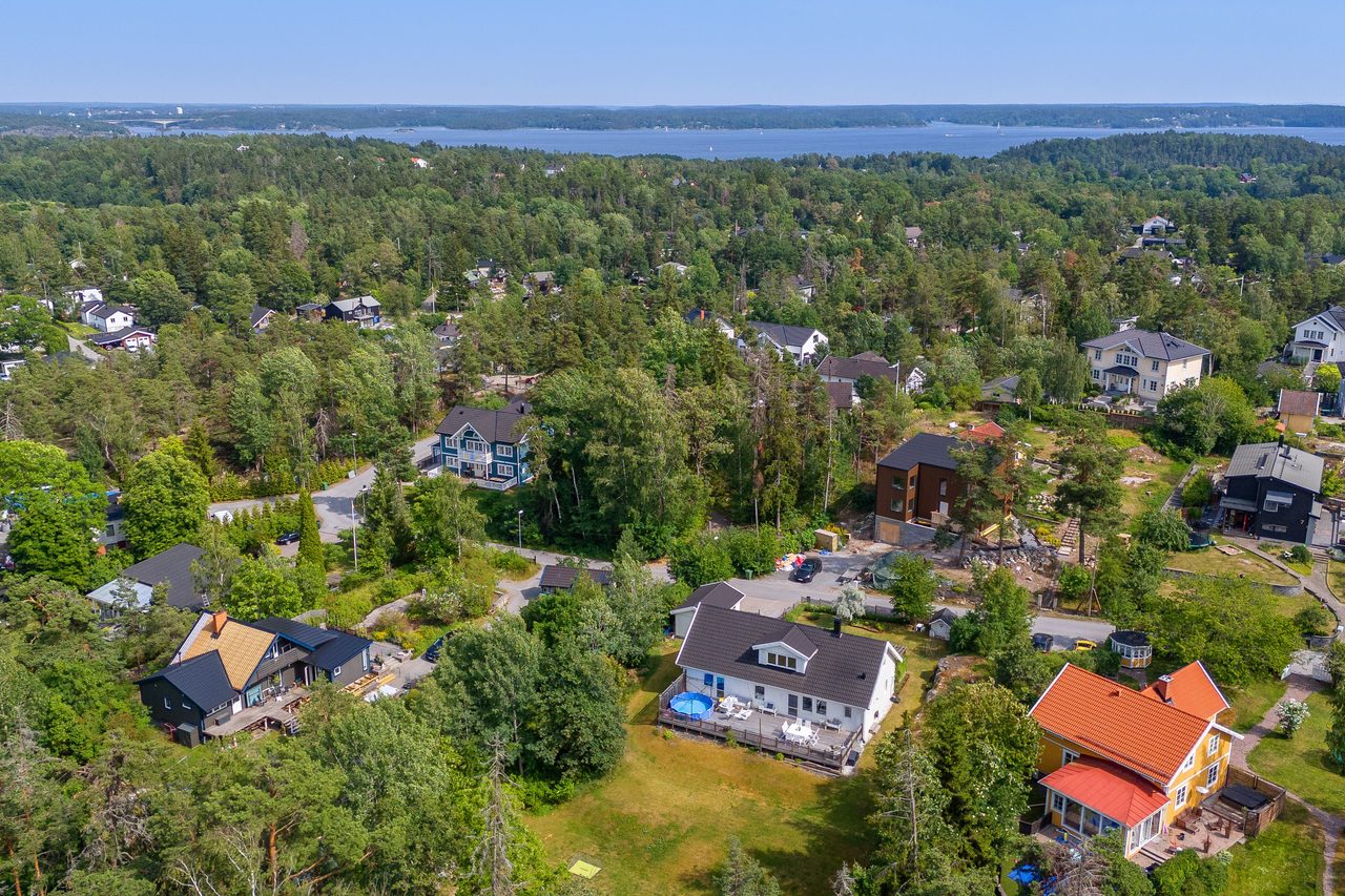 Rävgrytestigen 8