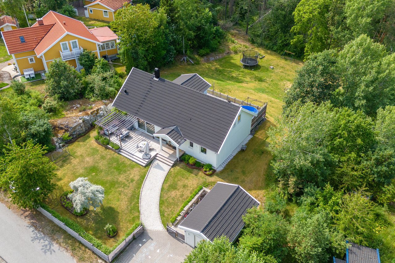 Rävgrytestigen 8