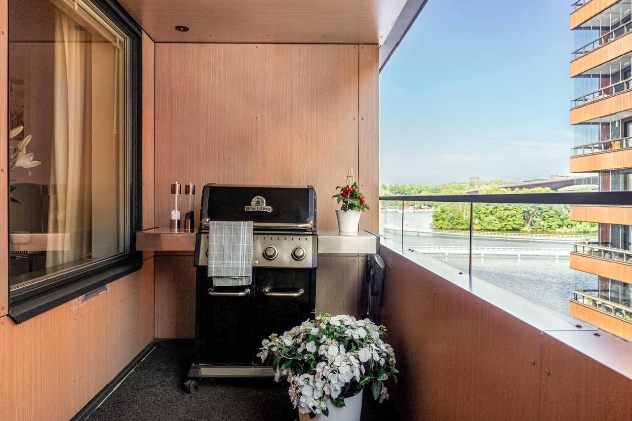 Önologgatan 2, 3 tr!