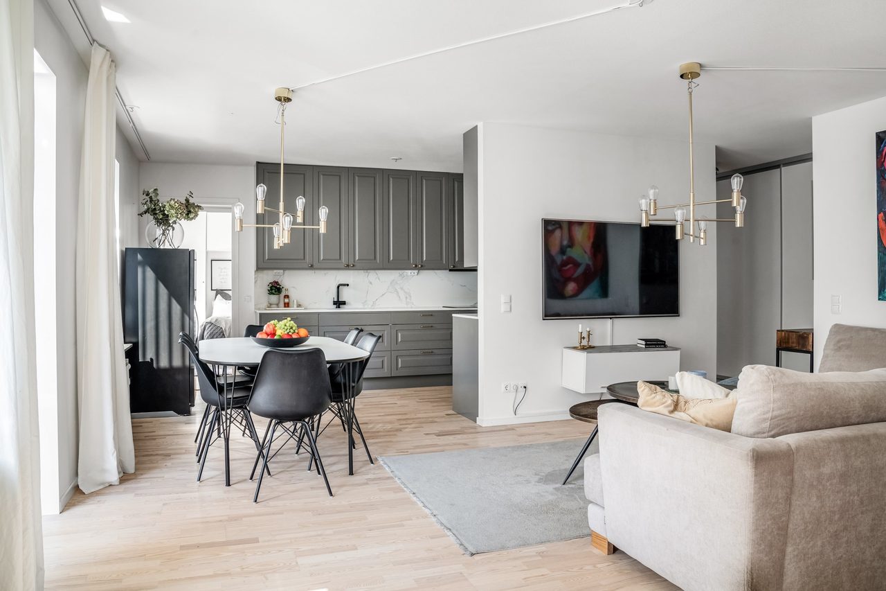 Önologgatan 2, 3 tr!