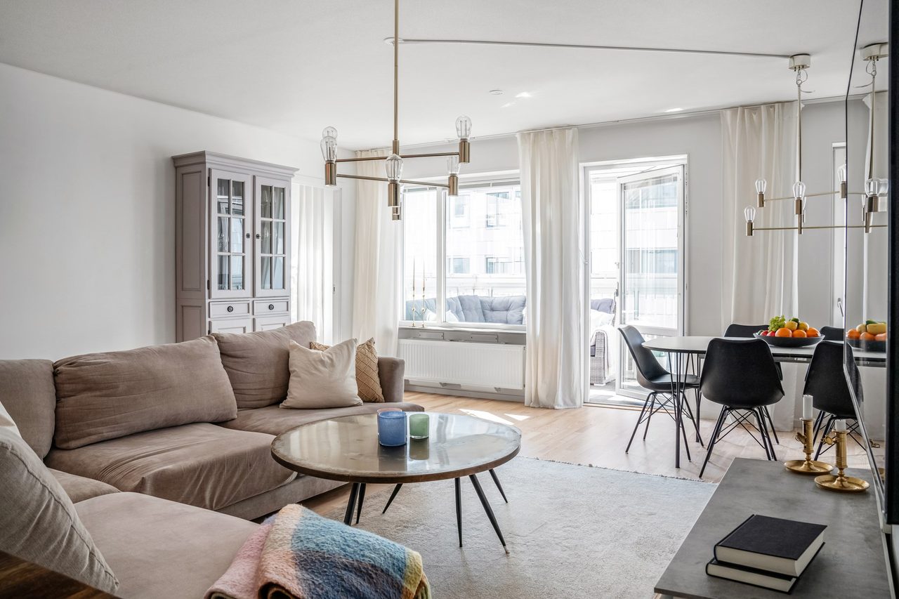 Önologgatan 2, 3 tr!