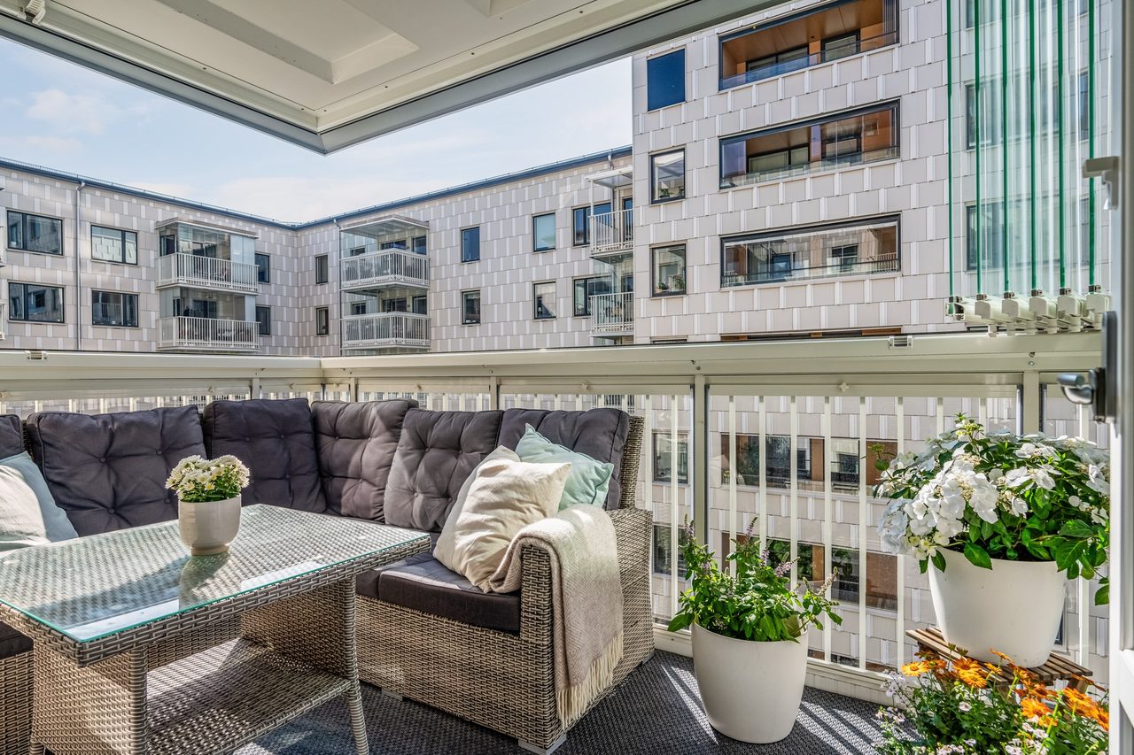 Önologgatan 2, 3 tr!