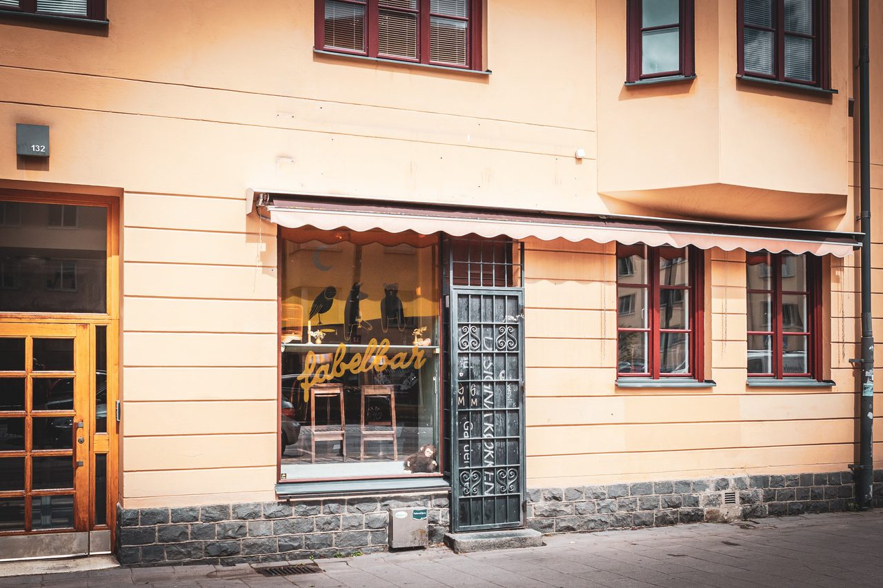 Mysiga Manhemsplatsen intill fastigheten