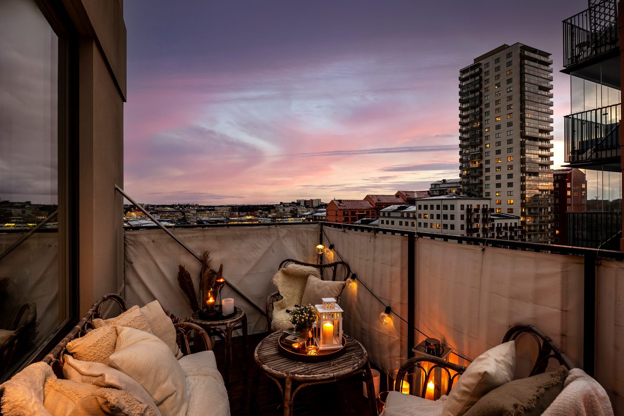 Årstaskogs väg 7A, högst upp!