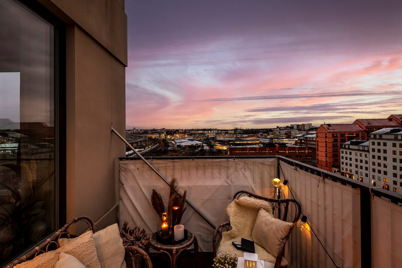 Årstaskogs väg 7A, högst upp!