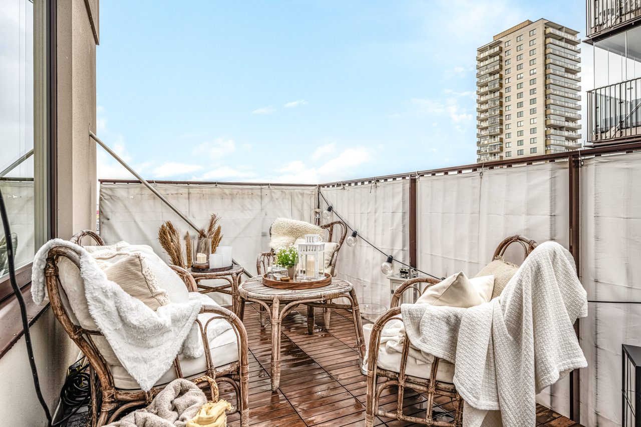 Årstaskogs väg 7A, högst upp!