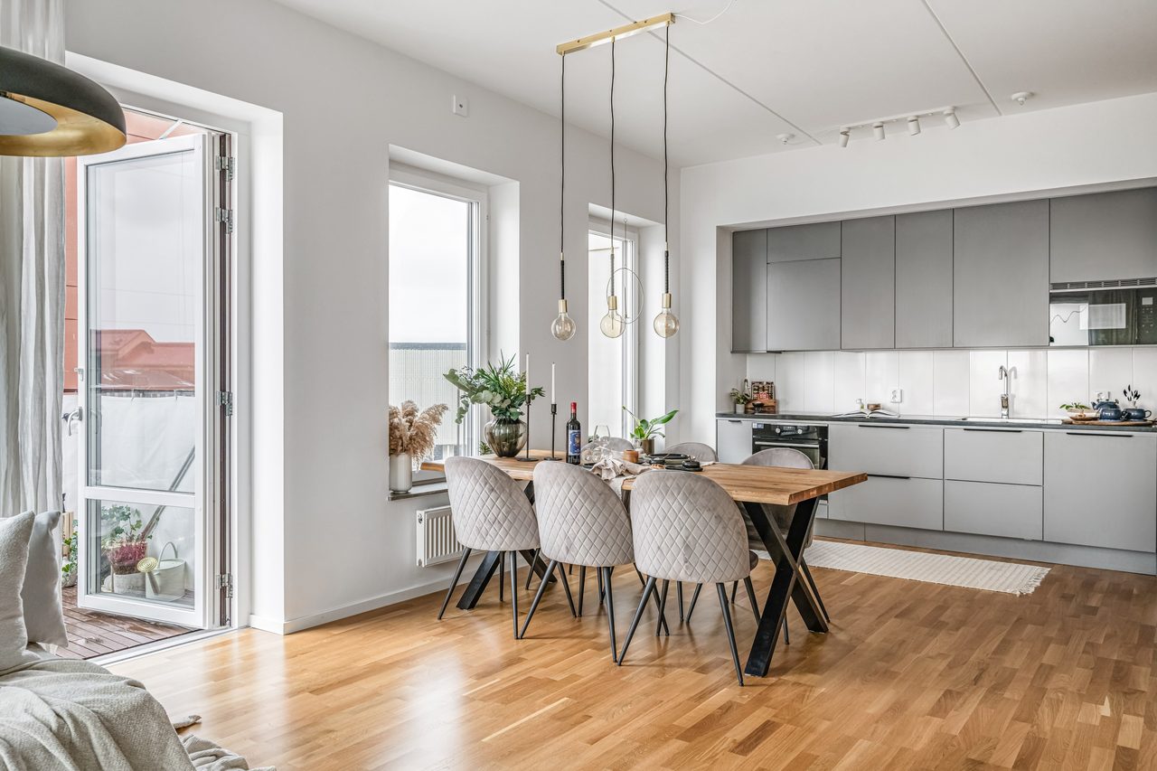 Årstaskogs väg 7A, högst upp!