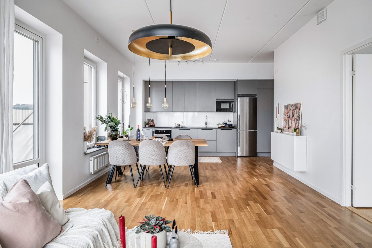 Årstaskogs väg 7A, högst upp!