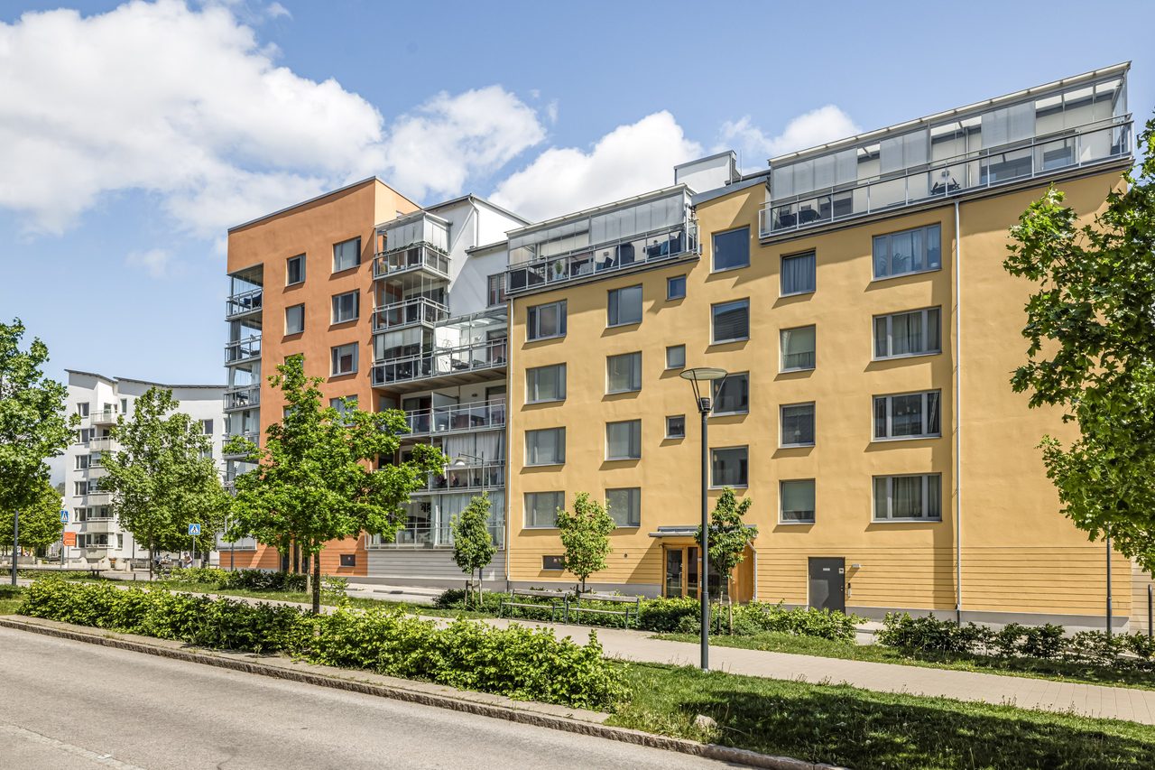 Karlslundsvägen 1