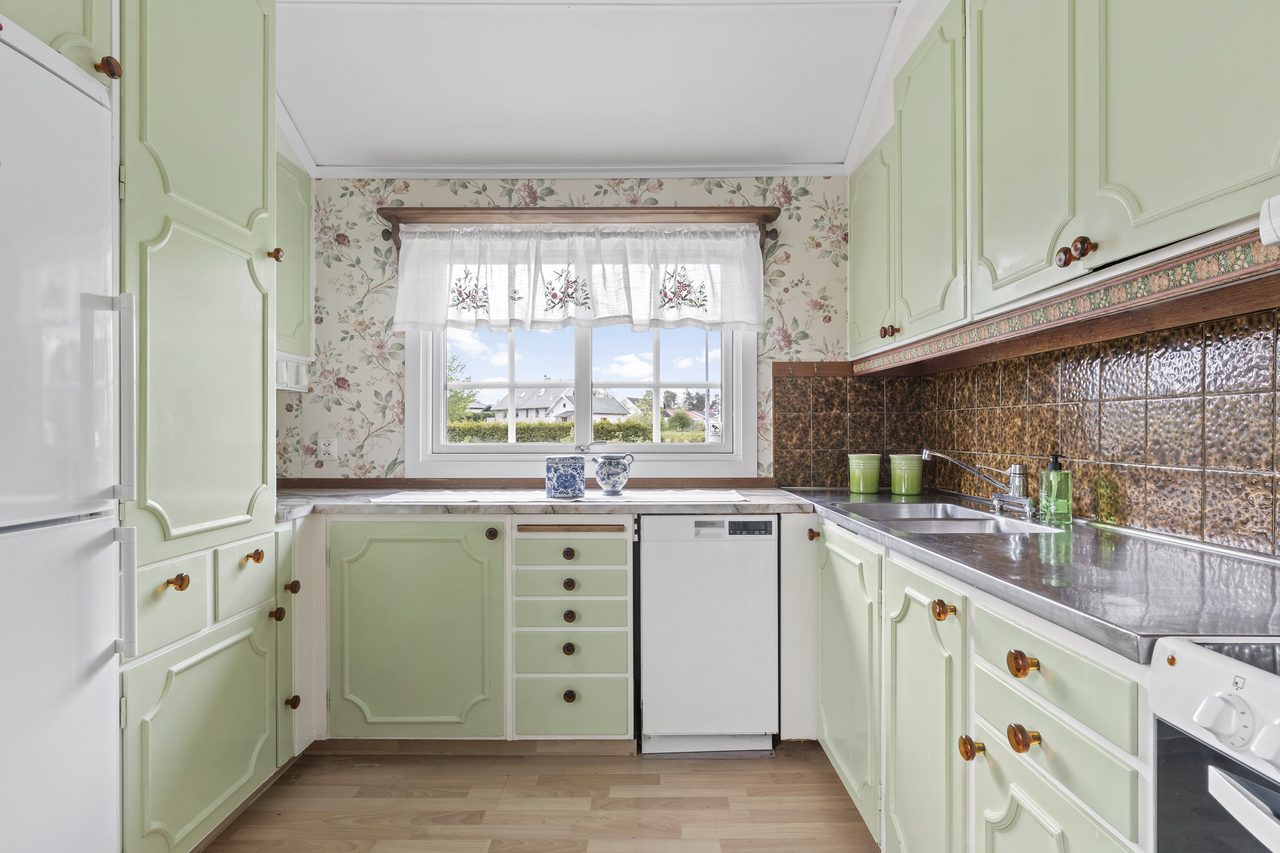 Gott om förvaring och avlastningsytor.