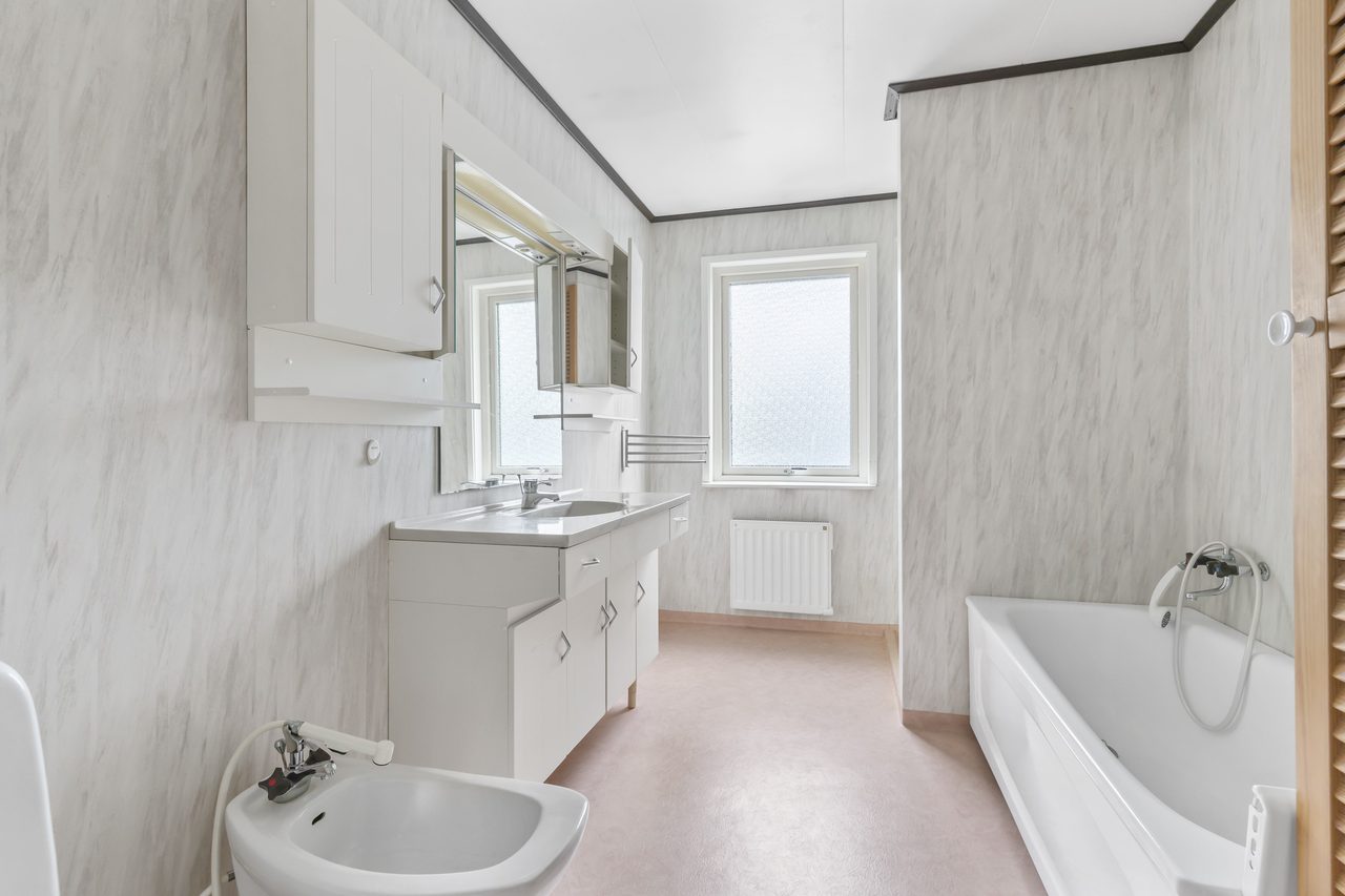 Entréplanets badrum.