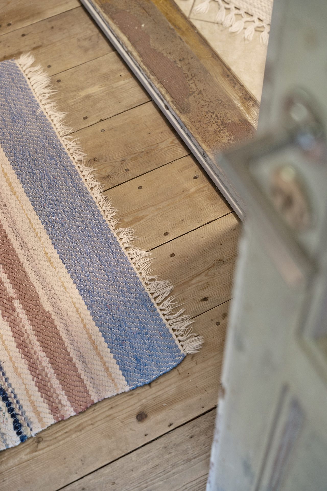 Fina plankgolv återfinns på flera platser i huset.