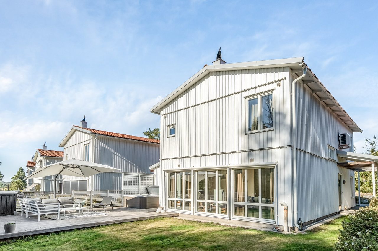 Sormenvägen 9