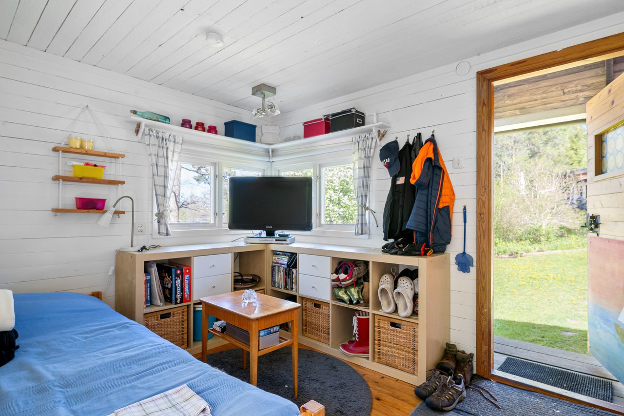 Ljusterö huvuds väg 43