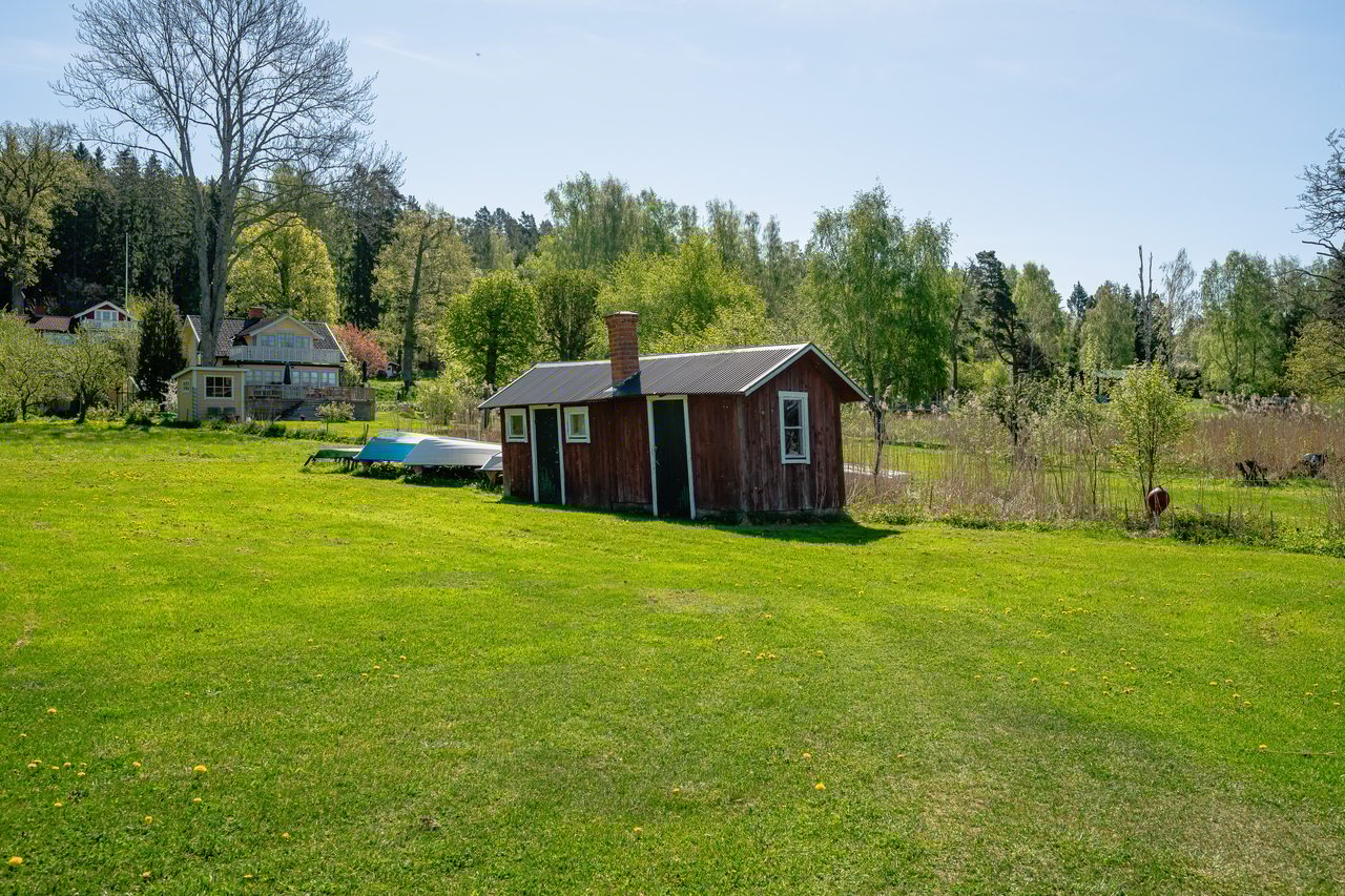 Ljusterö huvuds väg 43