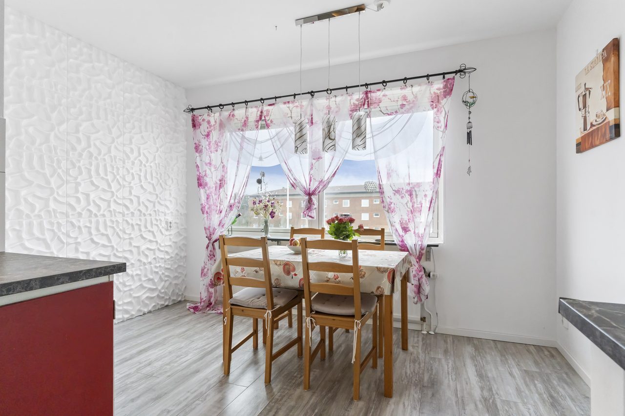 Ljus och trevlig matplats