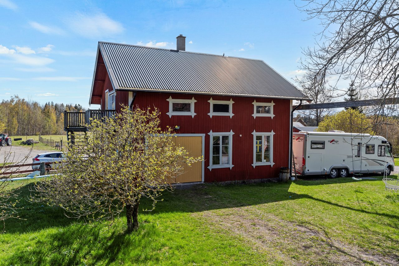 Garage/pannrum och förråd