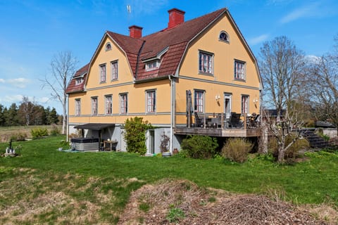 Södra Rådavägen 8