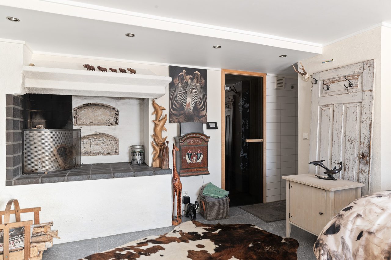 Sovrum i källarplan, boningshus