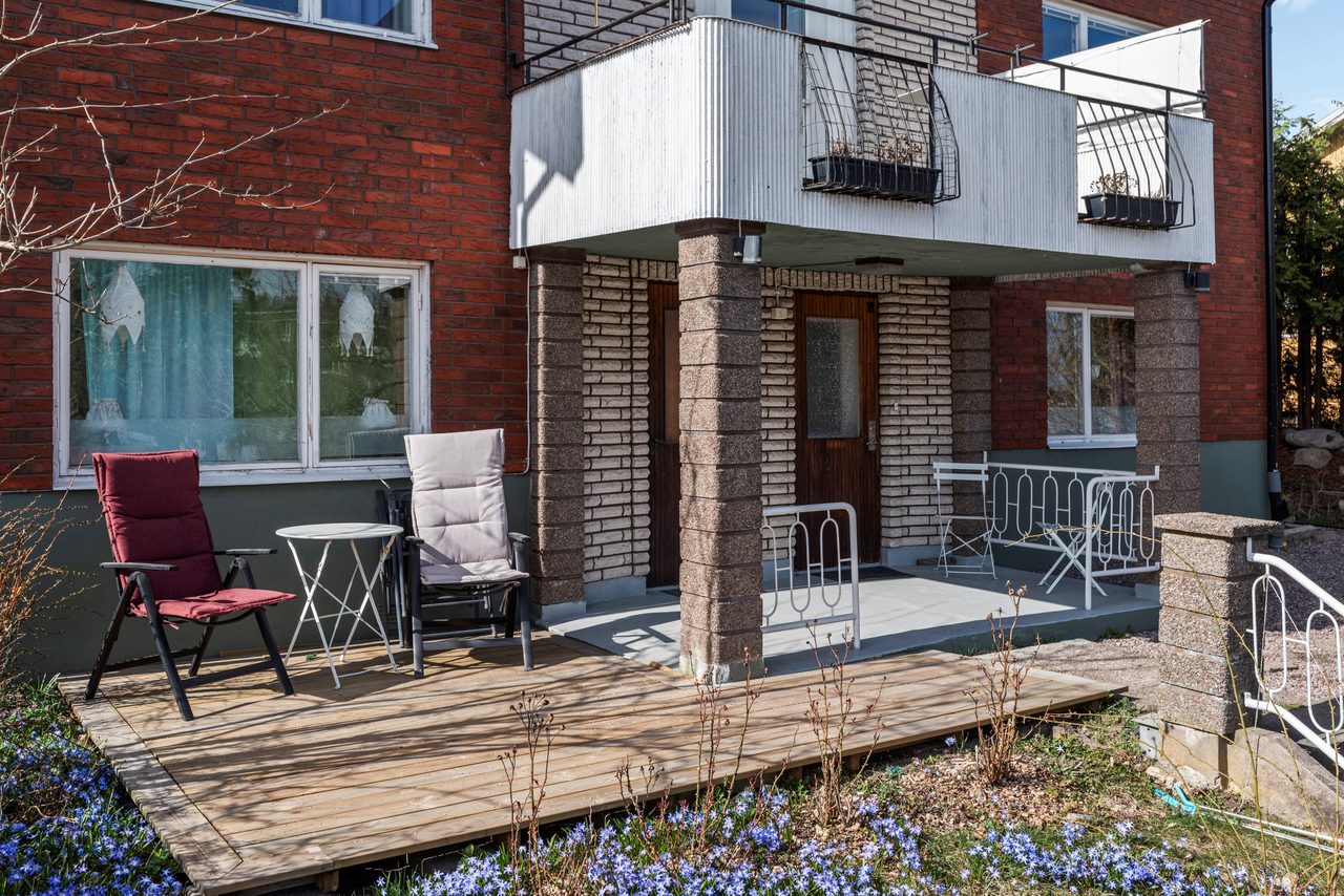 Uteplats vid lägenhet