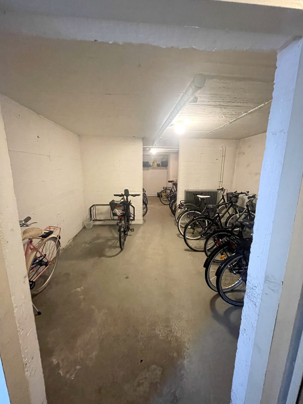 Cykelförråd i källaren.