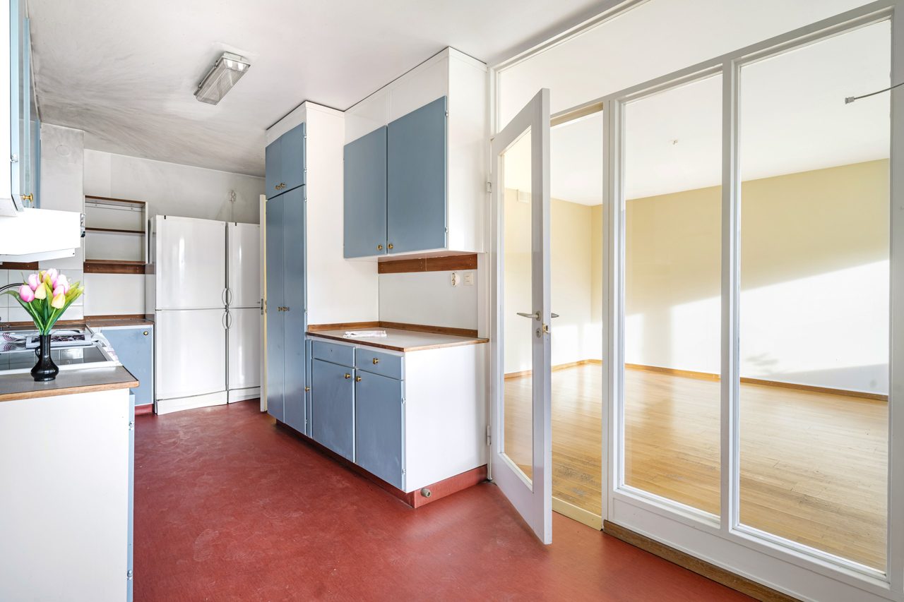 Om ett sovrum till skapas kan även öppnas upp mellan kök och vardagsrum