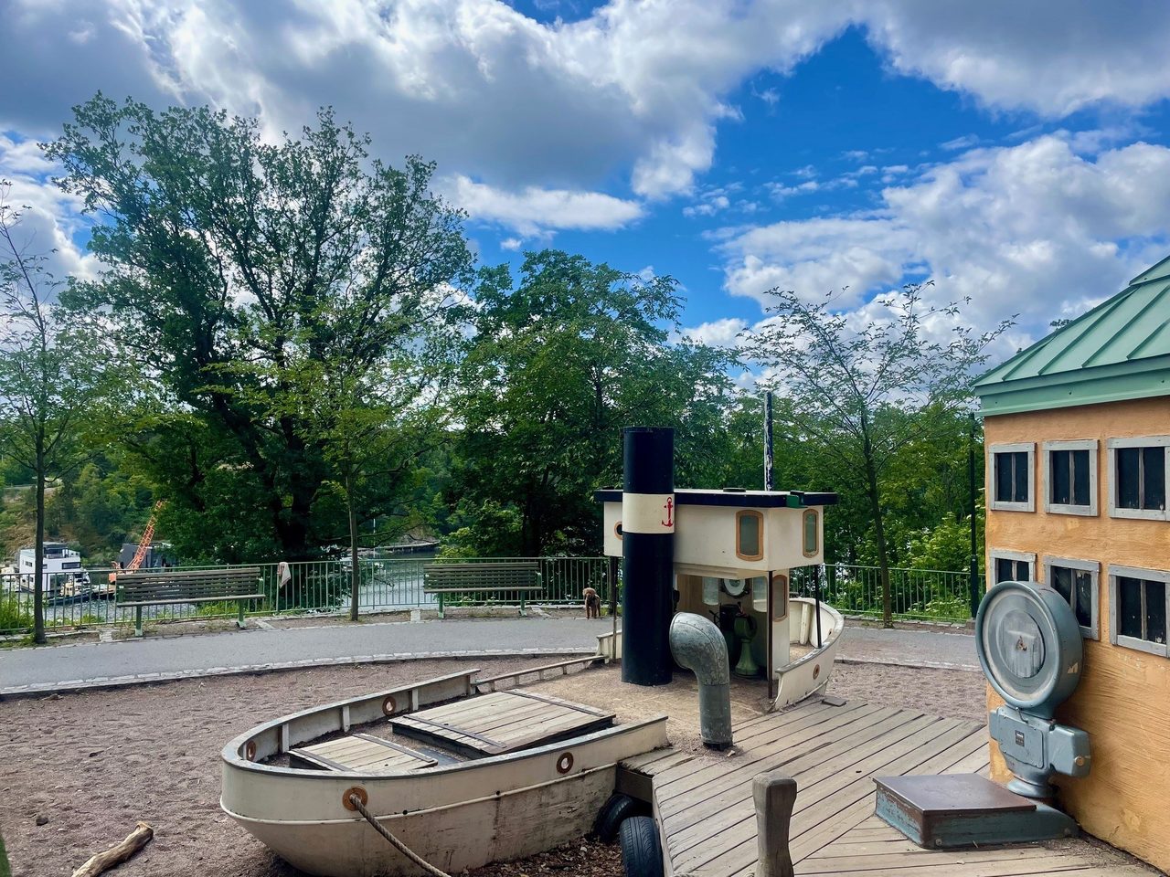 En av kvarnholmens mysiga lekplatser