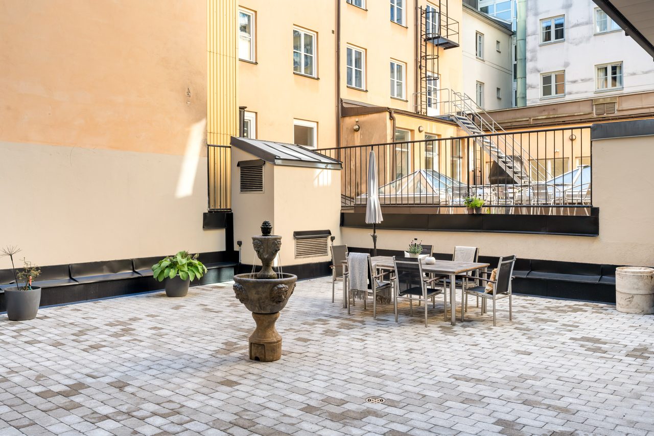 Klara norra kyrkogata 15