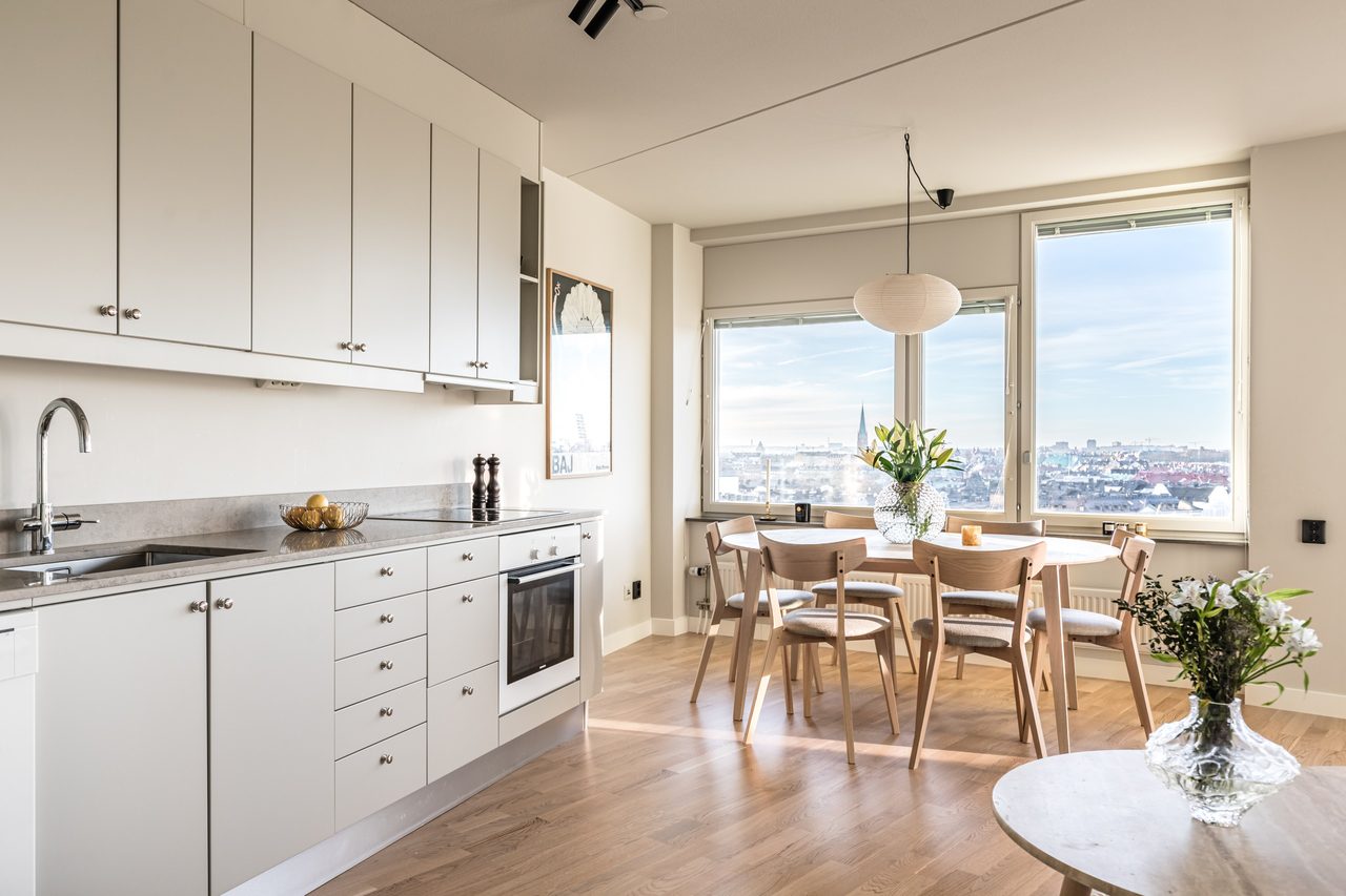 Löjtnantsgatan 3, 13 trappor!