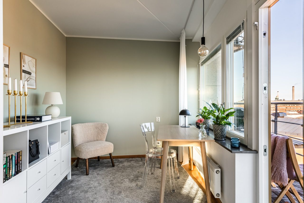 Löjtnantsgatan 3, 7 trappor!