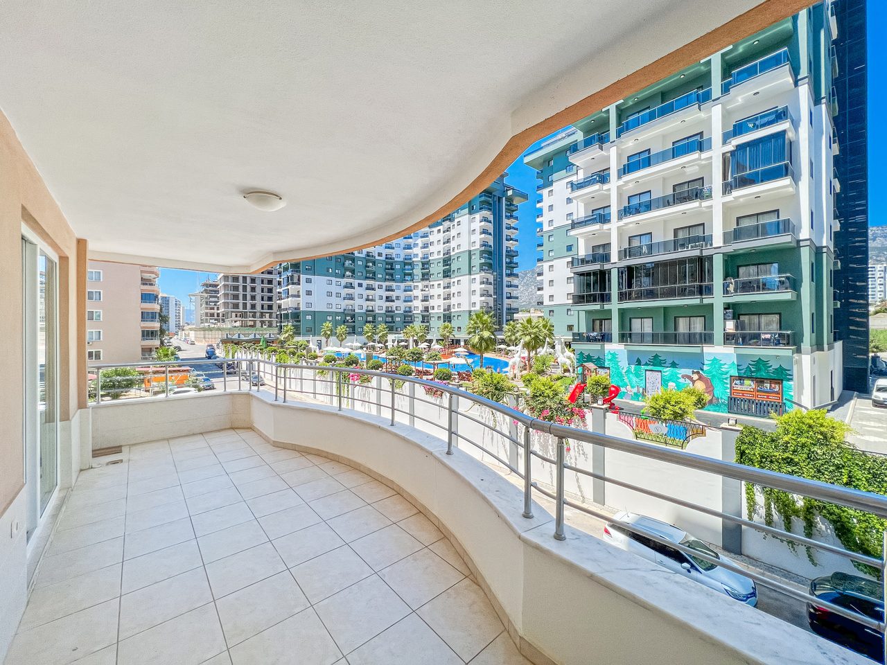 STOR 3-RUMSLÄGENHET I MAHMUTLAR