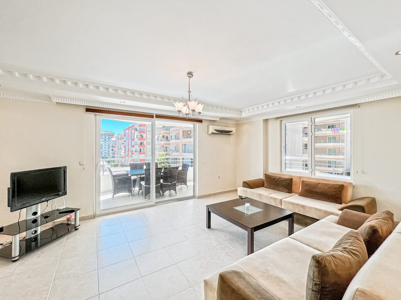 STOR 3-RUMSLÄGENHET I MAHMUTLAR