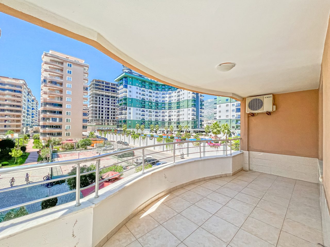 STOR 3-RUMSLÄGENHET I MAHMUTLAR