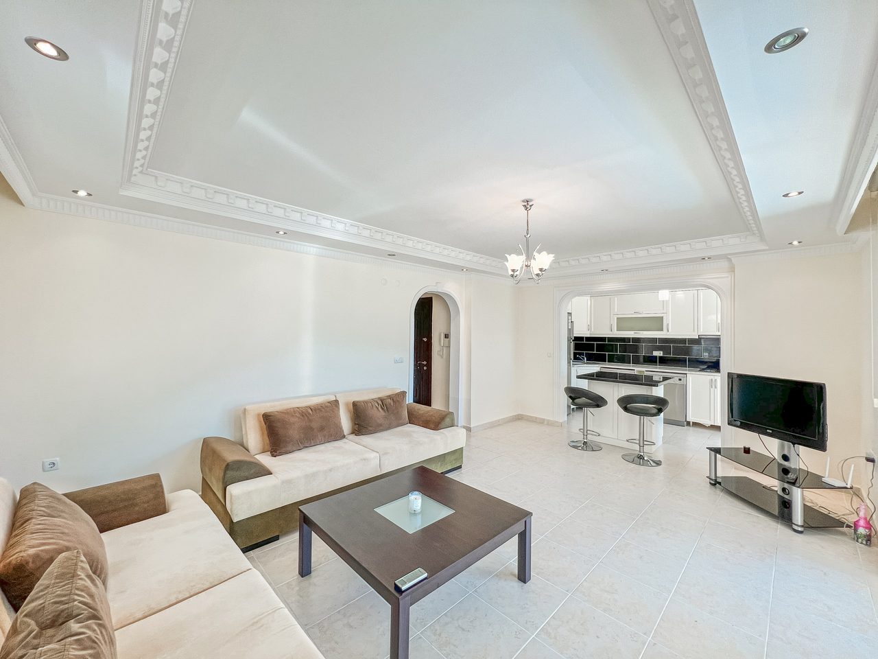 STOR 3-RUMSLÄGENHET I MAHMUTLAR