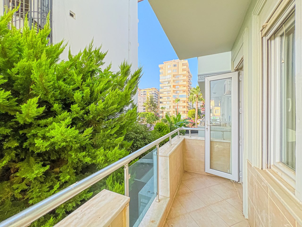 3 ROK I MAHMUTLAR NÄRA STRANDEN