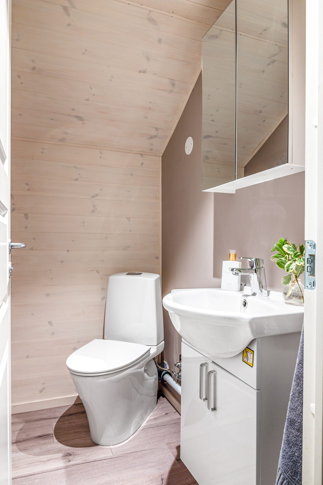 Separat wc på övre plan