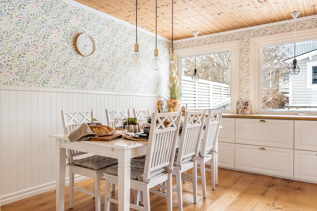 Bra med ljusinsläpp och en luftig känsla från stora fönsterpartier