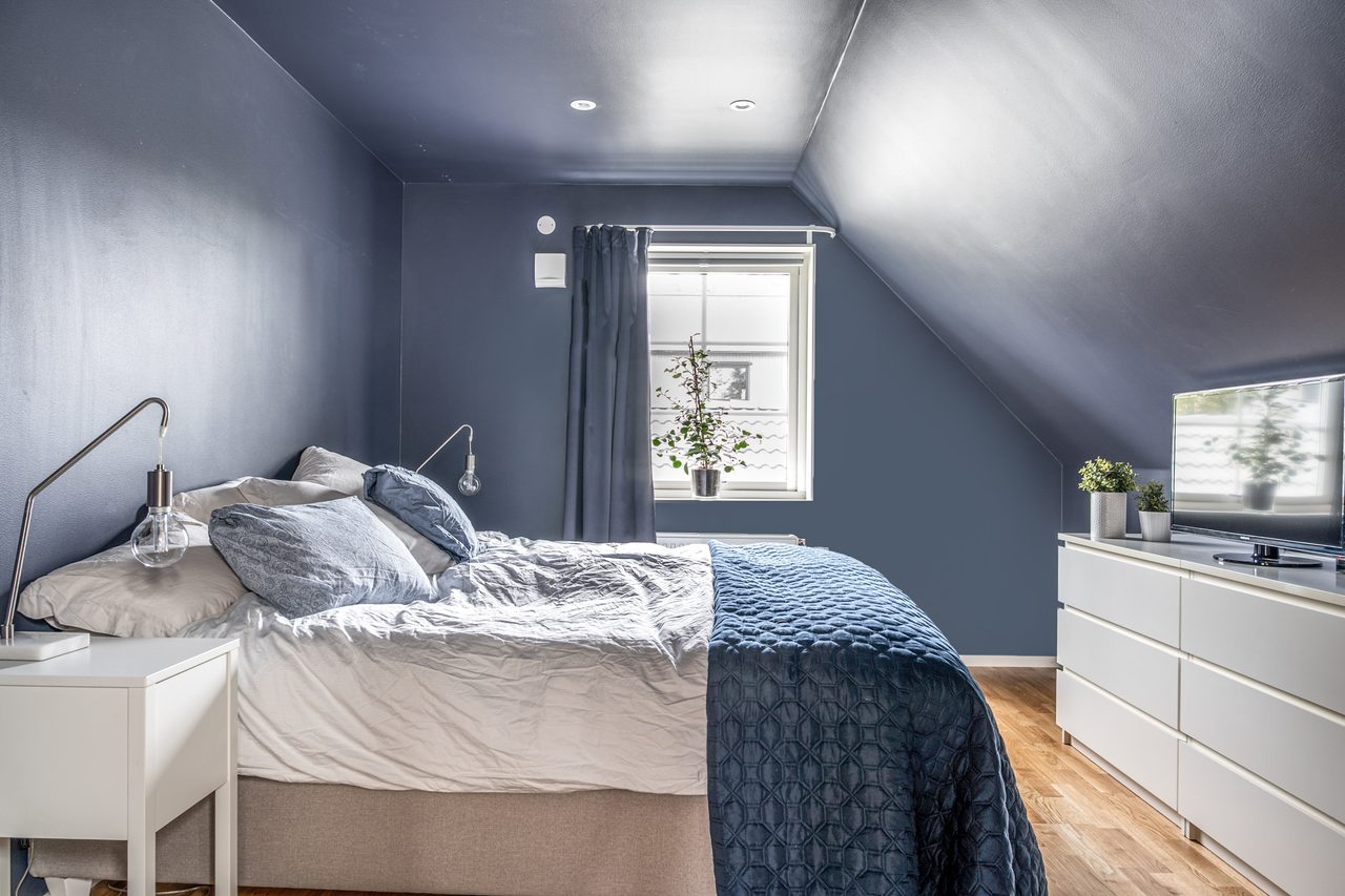 Sovrum 2 utgör master bedroom