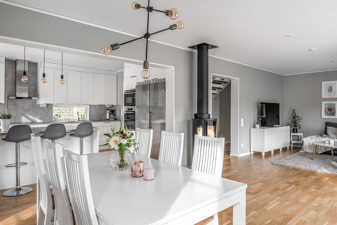 Fina sociala ytor med öppen och luftig planlösning