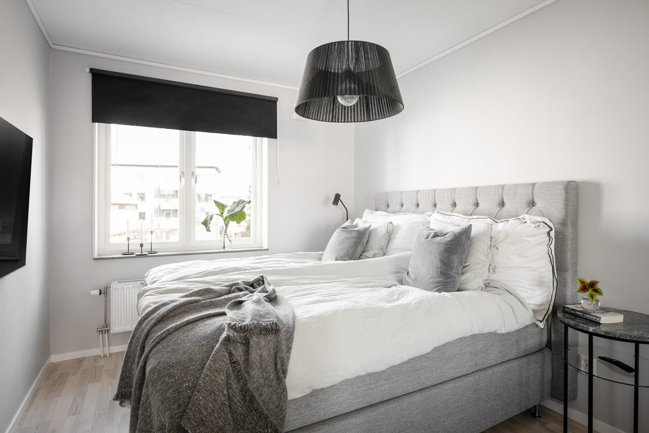 Master bedroom med plats för en dubbelsäng