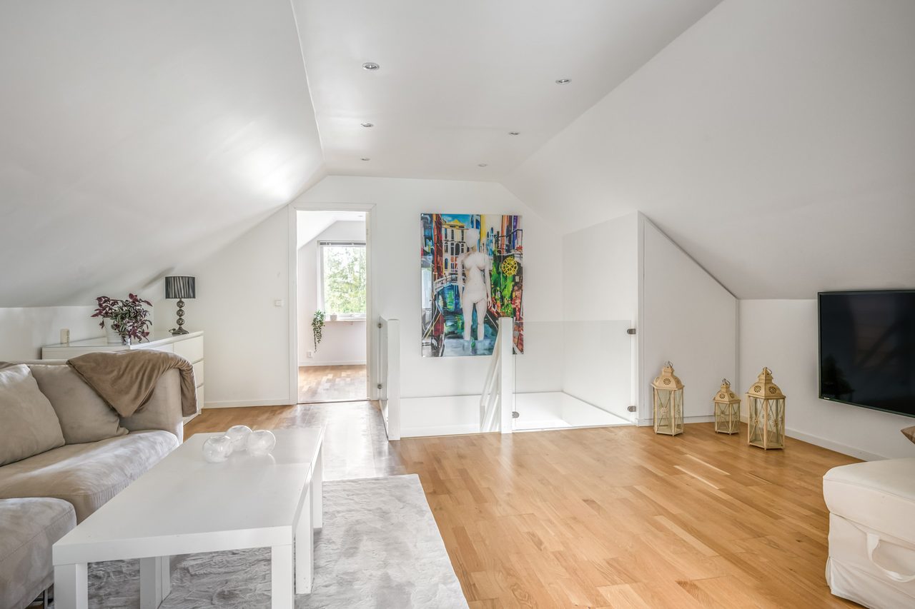 Allrum med vy mot sovrum 5