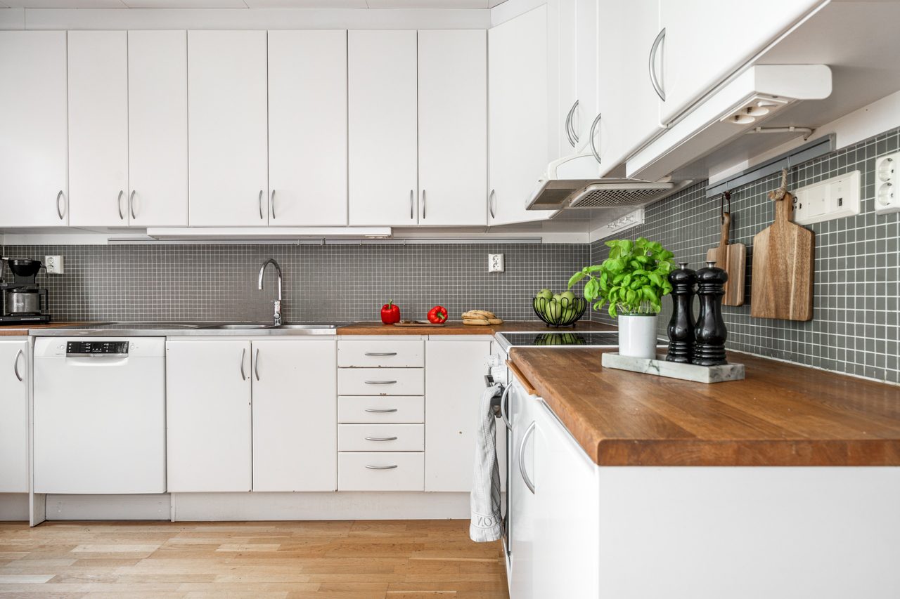 L-format kök med full maskinell utrustning